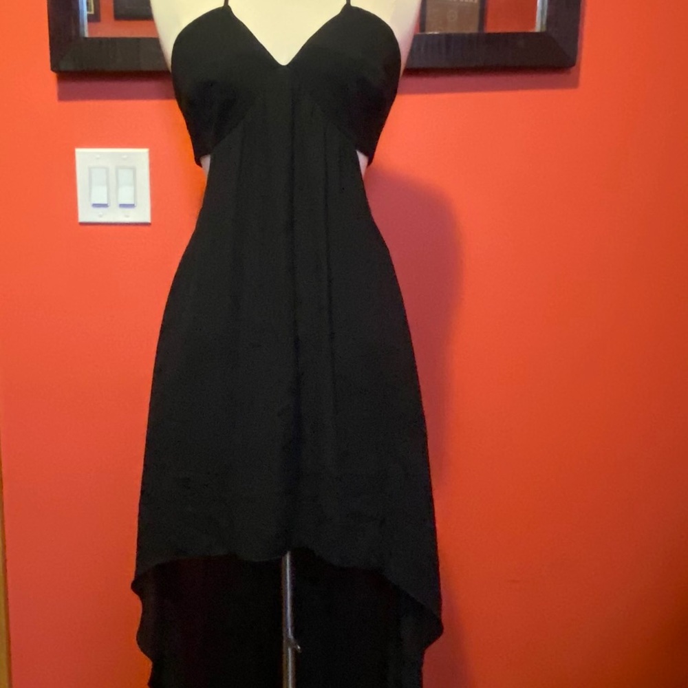 Express asymmetrical black dress with cutouts - Picture 5 of 9